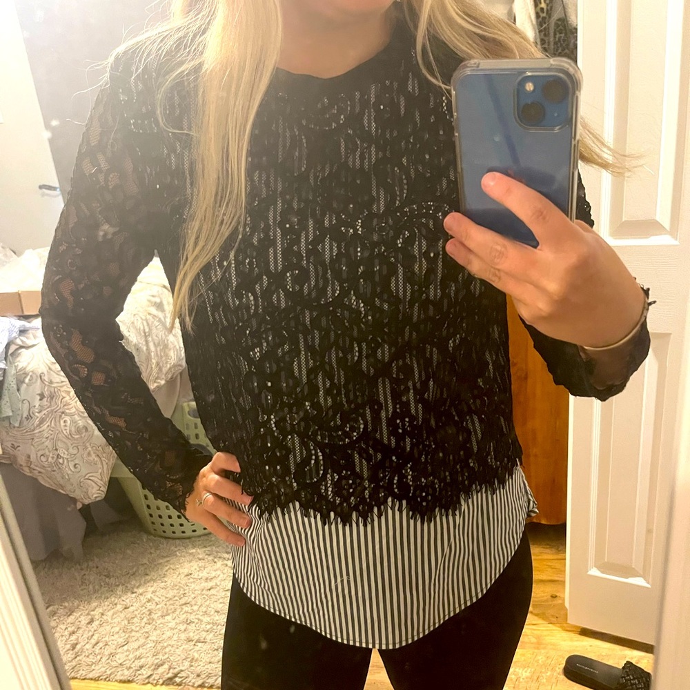 Vineyard Vines lace/strip shirt - size S